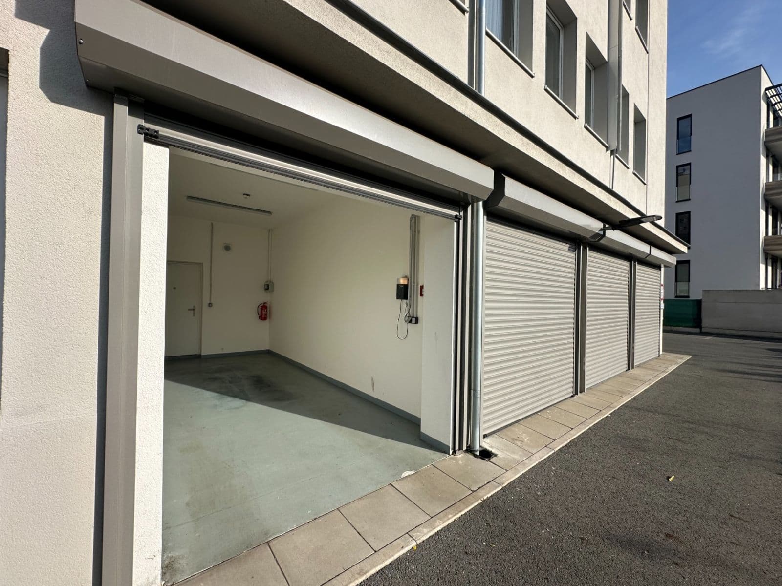 Pronájem garáže 16 m², Perucká, Praha, Praha Pronájem garáže 16 m², Perucká, Praha, Praha