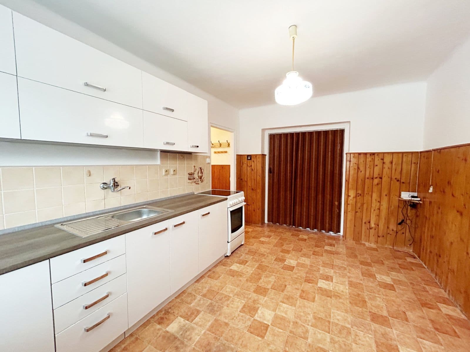 Pronájem bytu 2+1 45 m², 9. května, Týnec nad Sázavou, Středočeský kraj Pronájem bytu 2+1 45 m², 9. května, Týnec nad Sázavou, Středočeský kraj