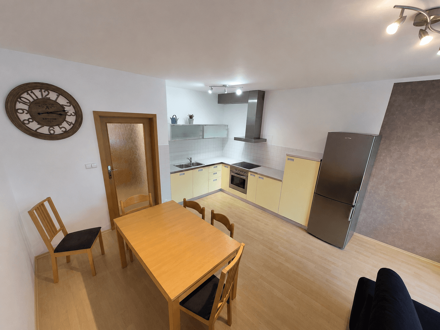 Pronájem bytu 3+kk 81 m², Suchdolské náměstí, Praha, Praha Pronájem bytu 3+kk 81 m², Suchdolské náměstí, Praha, Praha