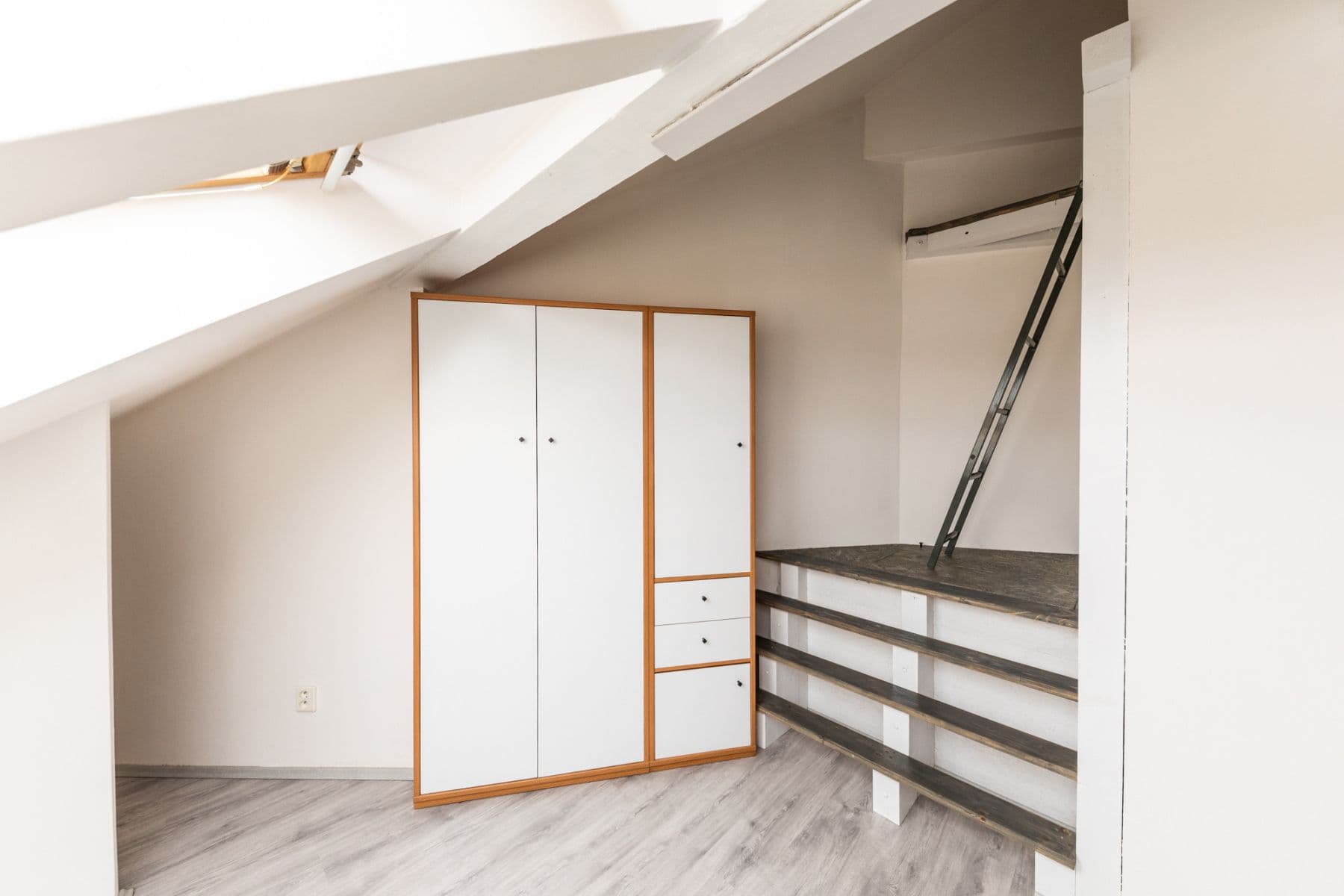 Pronájem bytu 35 m², Na Neklance, Praha, Praha Pronájem bytu 35 m², Na Neklance, Praha, Praha