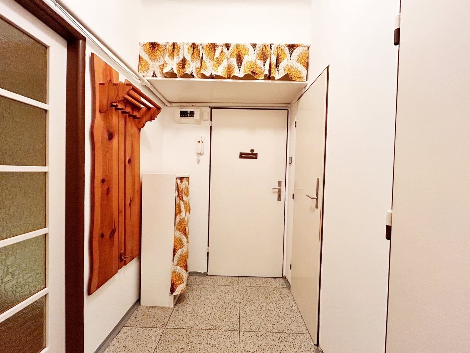 Pronájem bytu 1+1 33 m², Pod strojírnami, Praha, Praha Pronájem bytu 1+1 33 m², Pod strojírnami, Praha, Praha