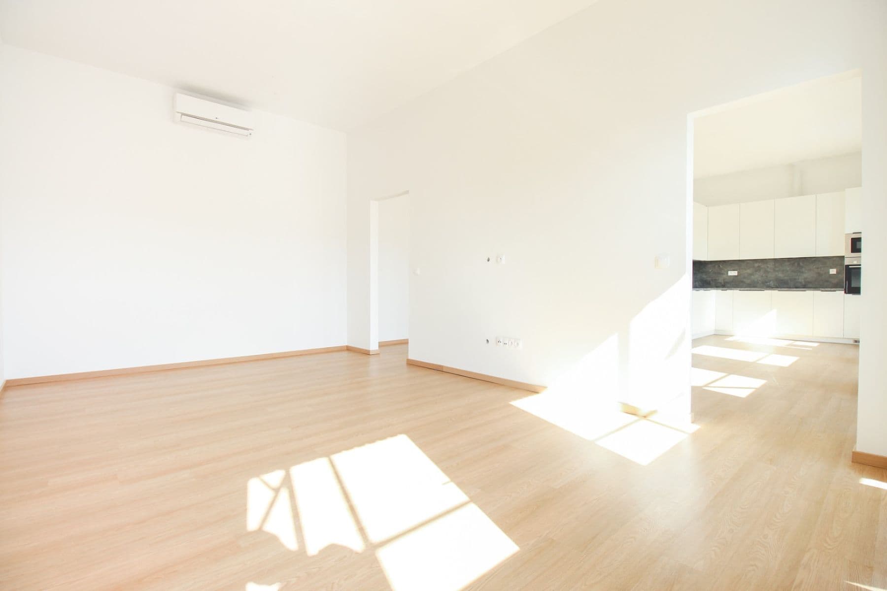Pronájem bytu 2+kk 61 m², Lorencova, Zlín, Zlínský kraj Pronájem bytu 2+kk 61 m², Lorencova, Zlín, Zlínský kraj