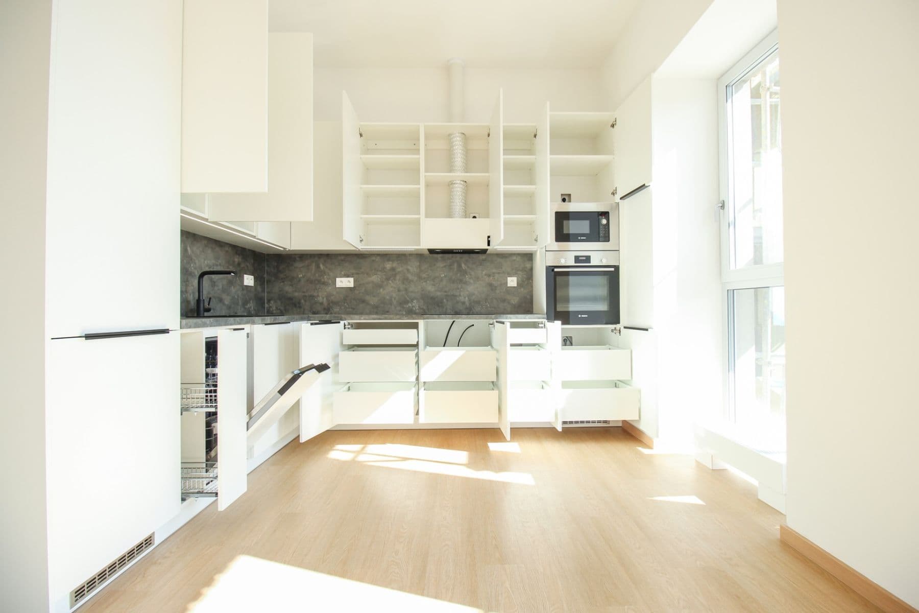 Pronájem bytu 2+kk 61 m², Lorencova, Zlín, Zlínský kraj Pronájem bytu 2+kk 61 m², Lorencova, Zlín, Zlínský kraj