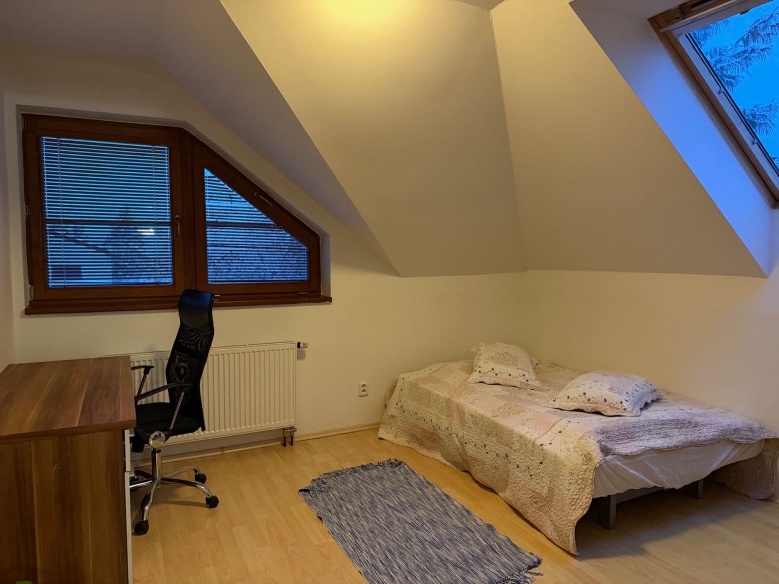 Pronájem domu 279 m², pozemek 659 m², Edvarda Beneše, Horoměřice, Středočeský kraj Pronájem domu 279 m², pozemek 659 m², Edvarda Beneše, Horoměřice, Středočeský kraj