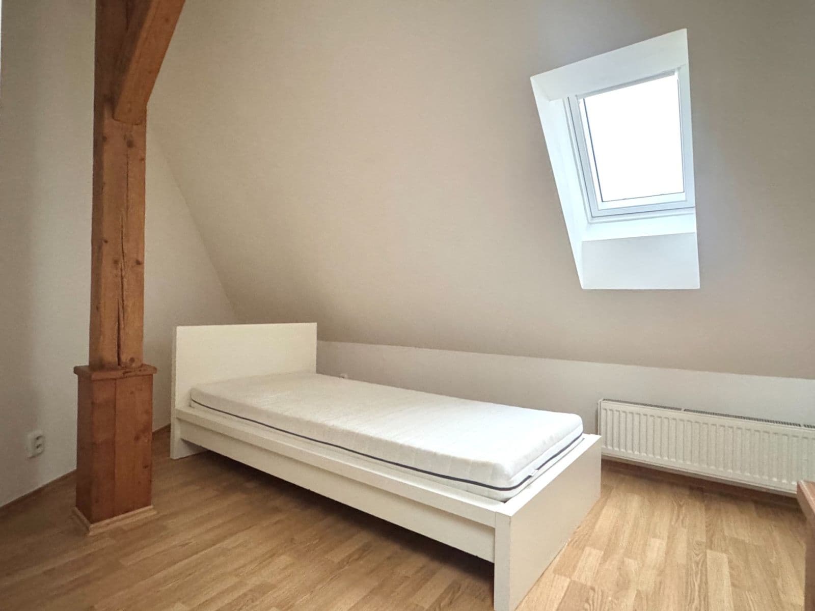 Pronájem bytu 4+1 138 m², Škroupovo náměstí, Praha, Praha Pronájem bytu 4+1 138 m², Škroupovo náměstí, Praha, Praha