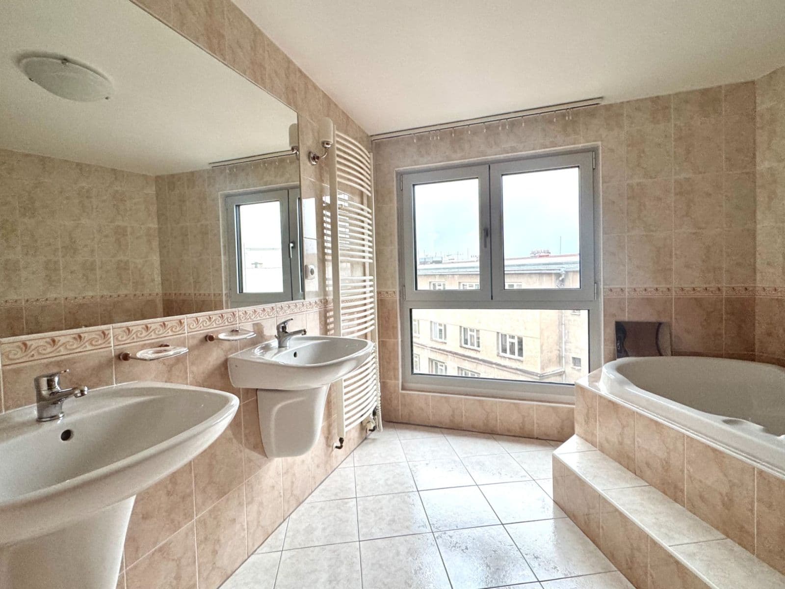 Pronájem bytu 4+1 138 m², Škroupovo náměstí, Praha, Praha Pronájem bytu 4+1 138 m², Škroupovo náměstí, Praha, Praha