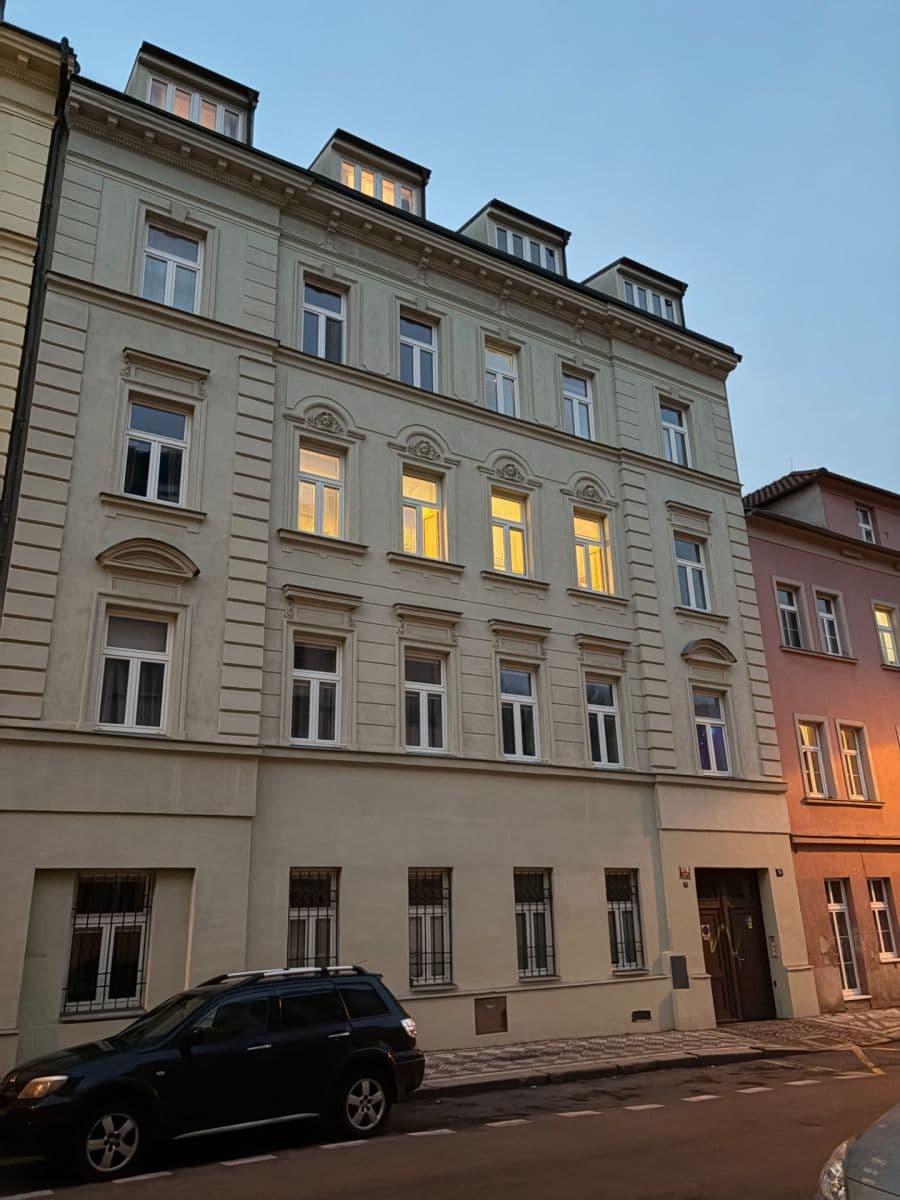 Pronájem garáže 8 m², Na Neklance, Praha, Praha Pronájem garáže 8 m², Na Neklance, Praha, Praha
