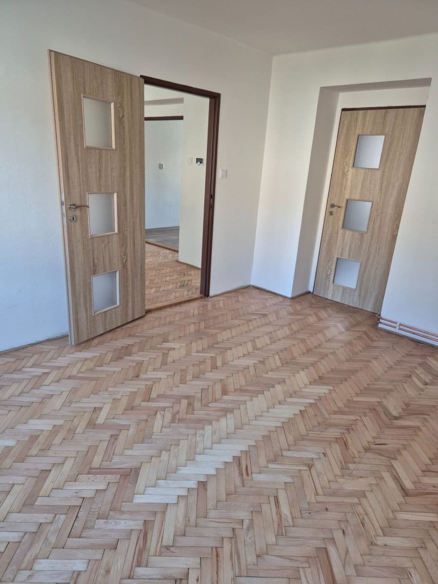 Pronájem bytu 2+1 65 m², Julia Fučíka, Beroun, Středočeský kraj Pronájem bytu 2+1 65 m², Julia Fučíka, Beroun, Středočeský kraj