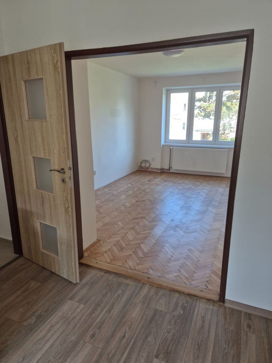 Pronájem bytu 2+1 65 m², Julia Fučíka, Beroun, Středočeský kraj Pronájem bytu 2+1 65 m², Julia Fučíka, Beroun, Středočeský kraj