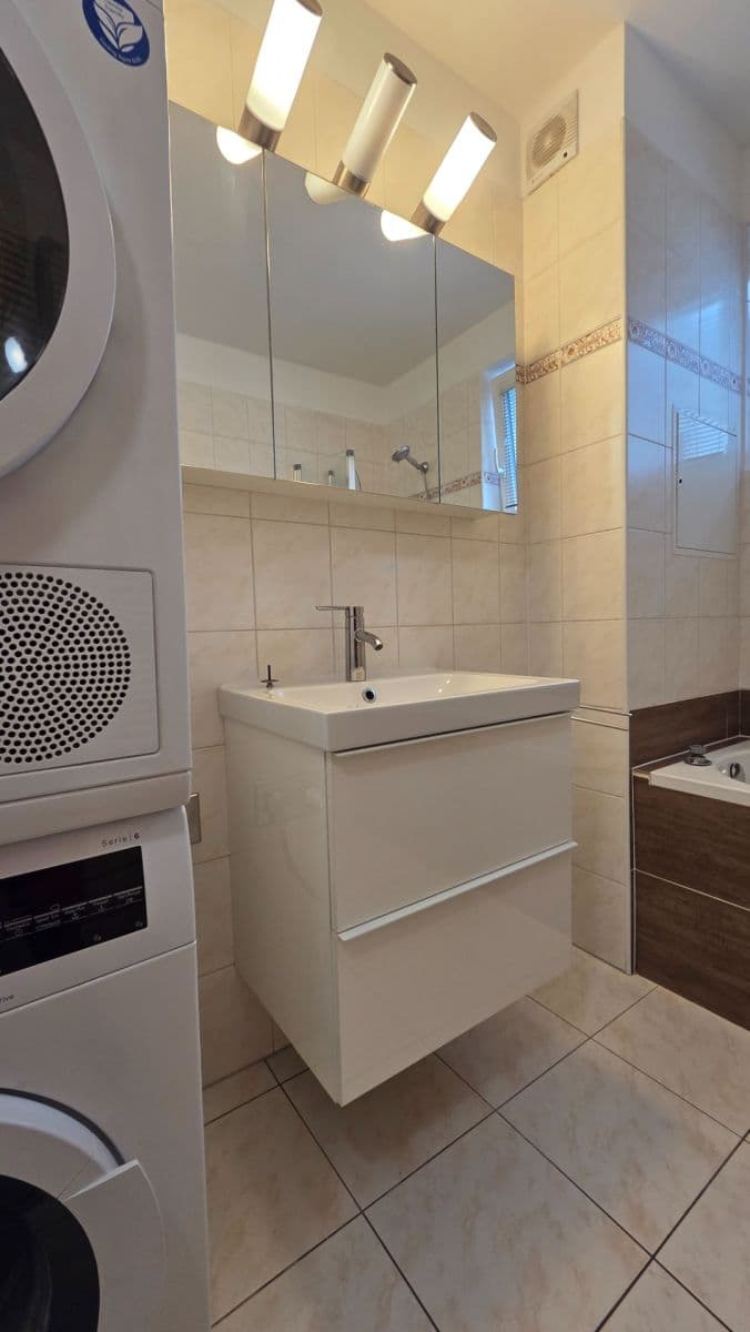 Pronájem bytu 3+kk 85 m², Marešova, Praha, Praha Pronájem bytu 3+kk 85 m², Marešova, Praha, Praha