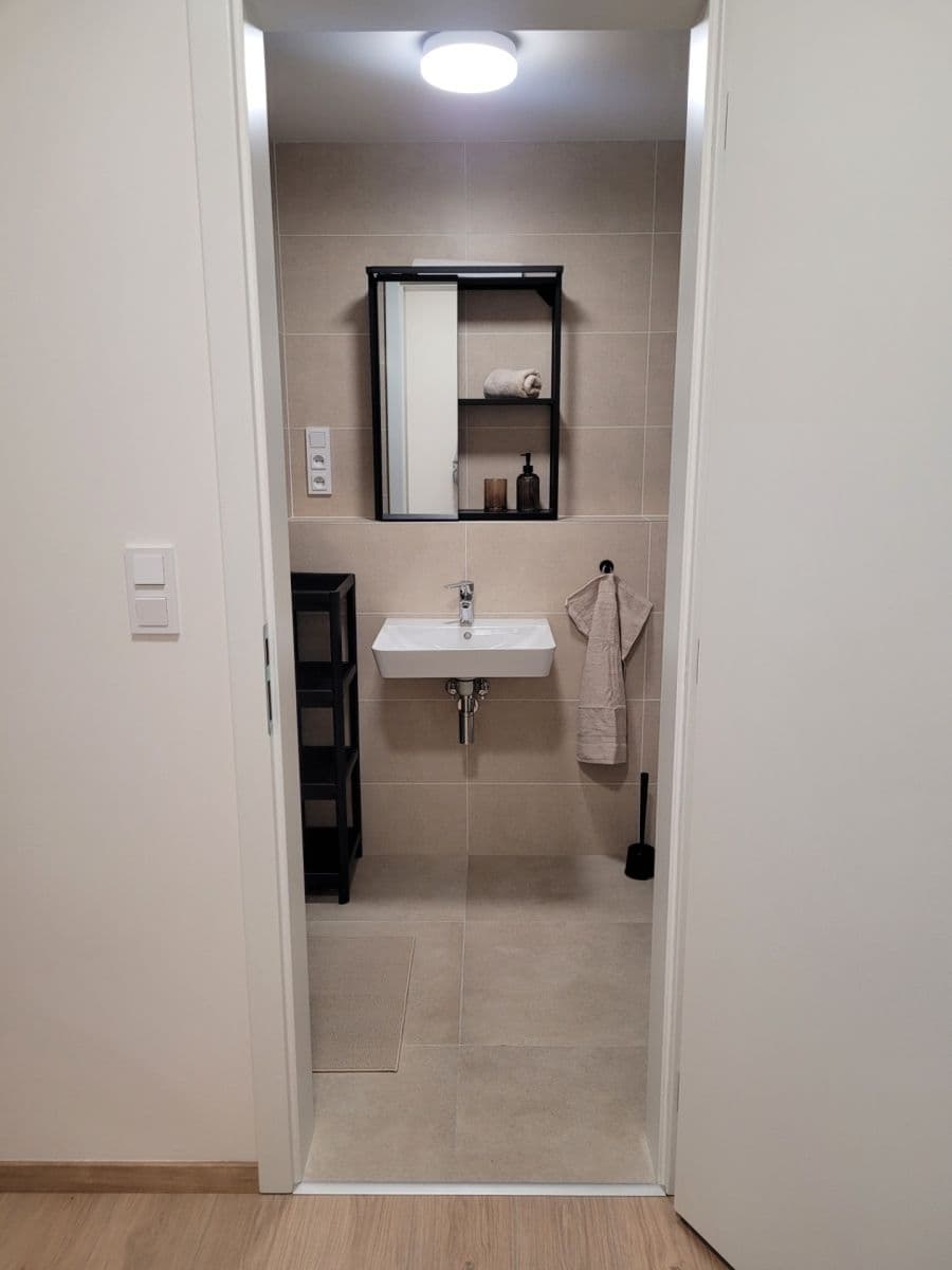 Pronájem bytu 1+kk 33 m², Cihlářská, Hostivice, Středočeský kraj Pronájem bytu 1+kk 33 m², Cihlářská, Hostivice, Středočeský kraj