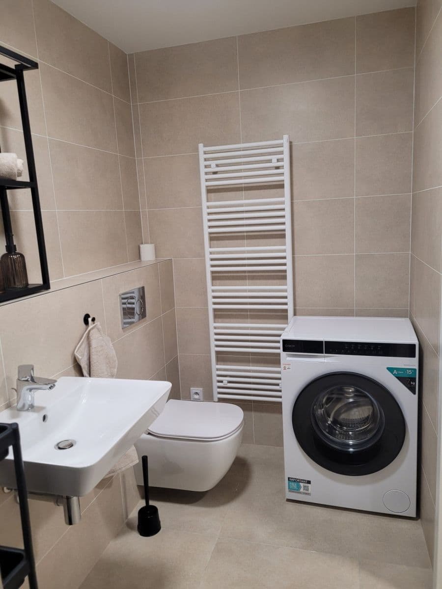 Pronájem bytu 1+kk 33 m², Cihlářská, Hostivice, Středočeský kraj Pronájem bytu 1+kk 33 m², Cihlářská, Hostivice, Středočeský kraj