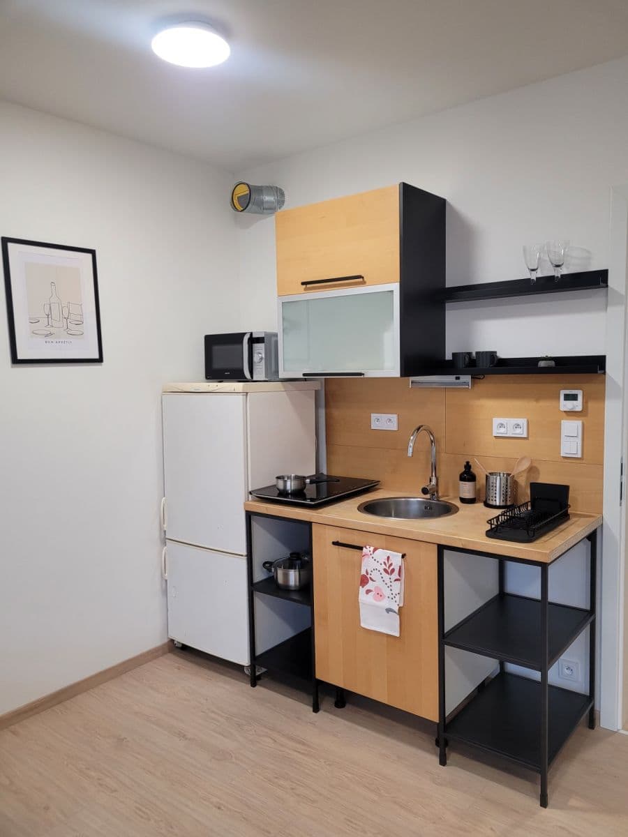 Pronájem bytu 1+kk 33 m², Cihlářská, Hostivice, Středočeský kraj Pronájem bytu 1+kk 33 m², Cihlářská, Hostivice, Středočeský kraj