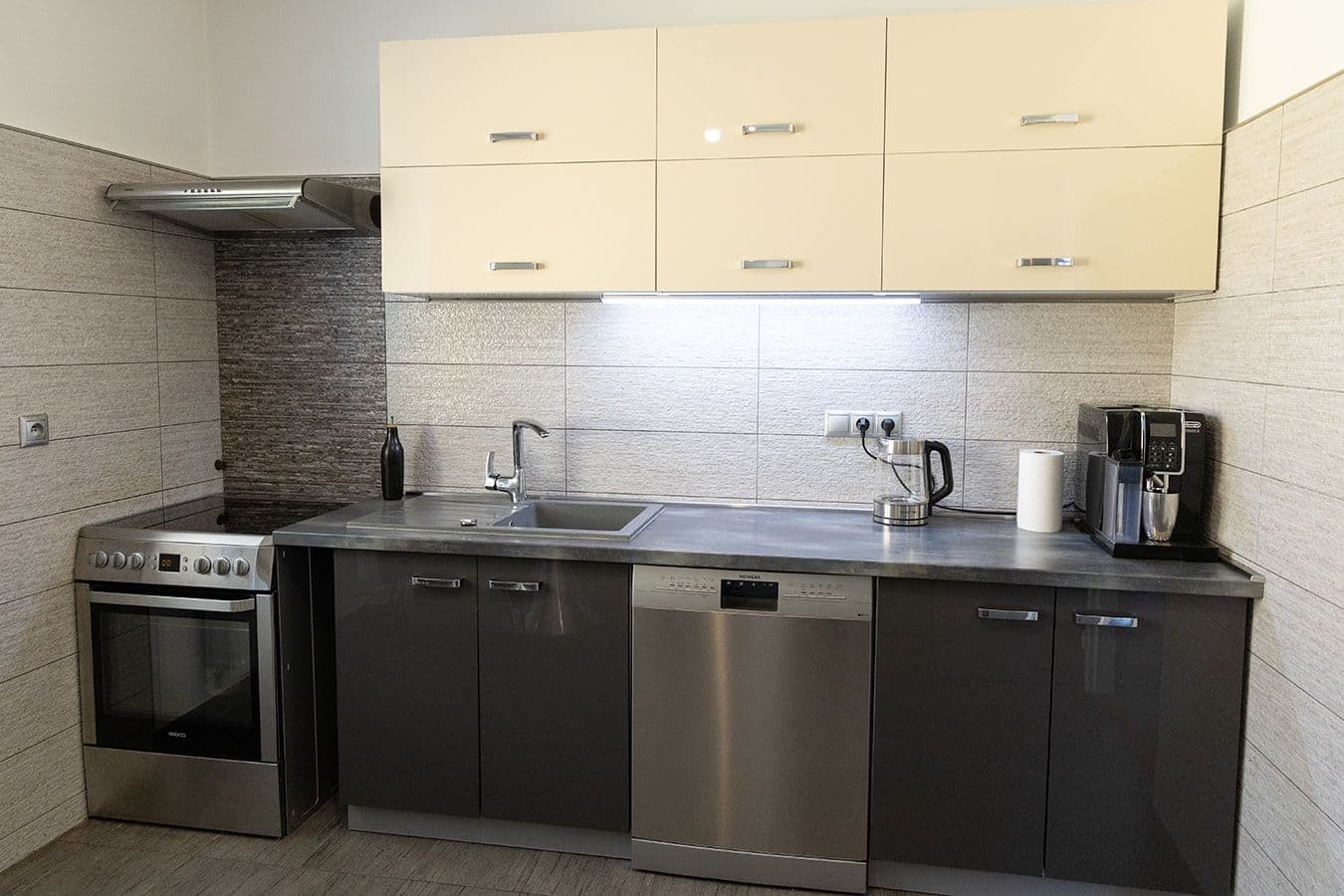 Prodej domu 246 m², pozemek 649 m², Gazdovský rad, Štvrtok na Ostrove, Trnavský kraj Prodej domu 246 m², pozemek 649 m², Gazdovský rad, Štvrtok na Ostrove, Trnavský kraj