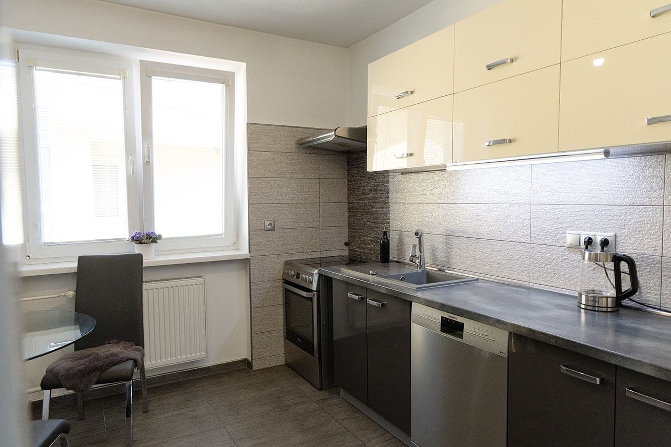Prodej domu 246 m², pozemek 649 m², Gazdovský rad, Štvrtok na Ostrove, Trnavský kraj Prodej domu 246 m², pozemek 649 m², Gazdovský rad, Štvrtok na Ostrove, Trnavský kraj