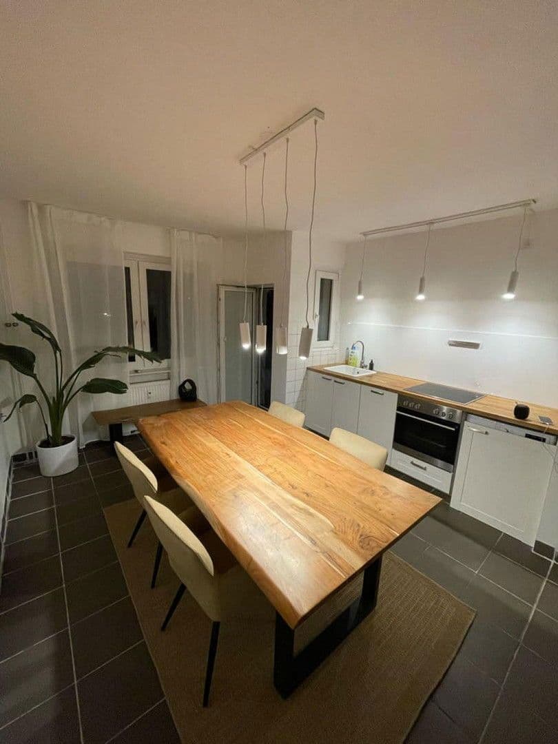 Pronájem bytu 2+kk 56 m², Christinastraße 21, Köln, Severní Porýní-Vestfálsko Pronájem bytu 2+kk 56 m², Christinastraße 21, Köln, Severní Porýní-Vestfálsko