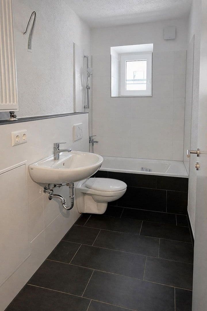 Pronájem bytu 2+1 48 m², Schlesierstraße 3, Schwandorf, Bavorsko Pronájem bytu 2+1 48 m², Schlesierstraße 3, Schwandorf, Bavorsko