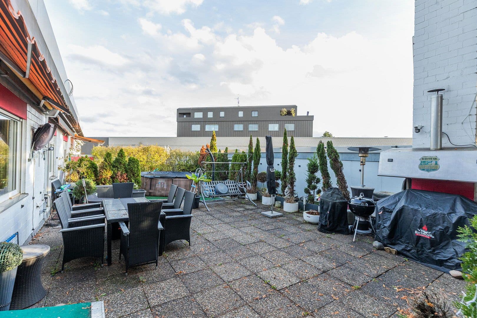 Prodej domu 252 m², pozemek 250 m², Mannheim, Bádensko-Württembersko Prodej domu 252 m², pozemek 250 m², Mannheim, Bádensko-Württembersko