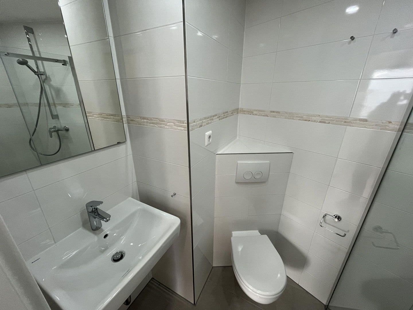 Pronájem bytu 1+1 18 m², Stuttgarter Str. 18, Stuttgart, Bádensko-Württembersko Pronájem bytu 1+1 18 m², Stuttgarter Str. 18, Stuttgart, Bádensko-Württembersko