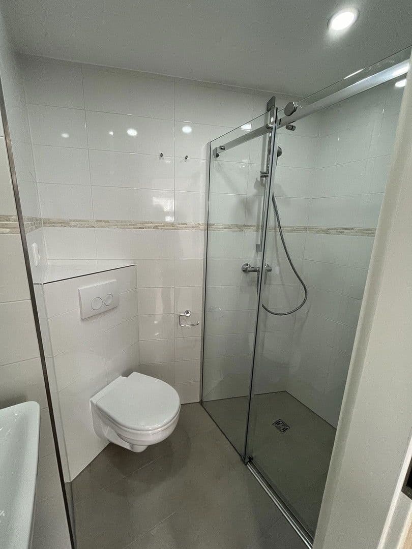 Pronájem bytu 1+1 18 m², Stuttgarter Str. 18, Stuttgart, Bádensko-Württembersko Pronájem bytu 1+1 18 m², Stuttgarter Str. 18, Stuttgart, Bádensko-Württembersko