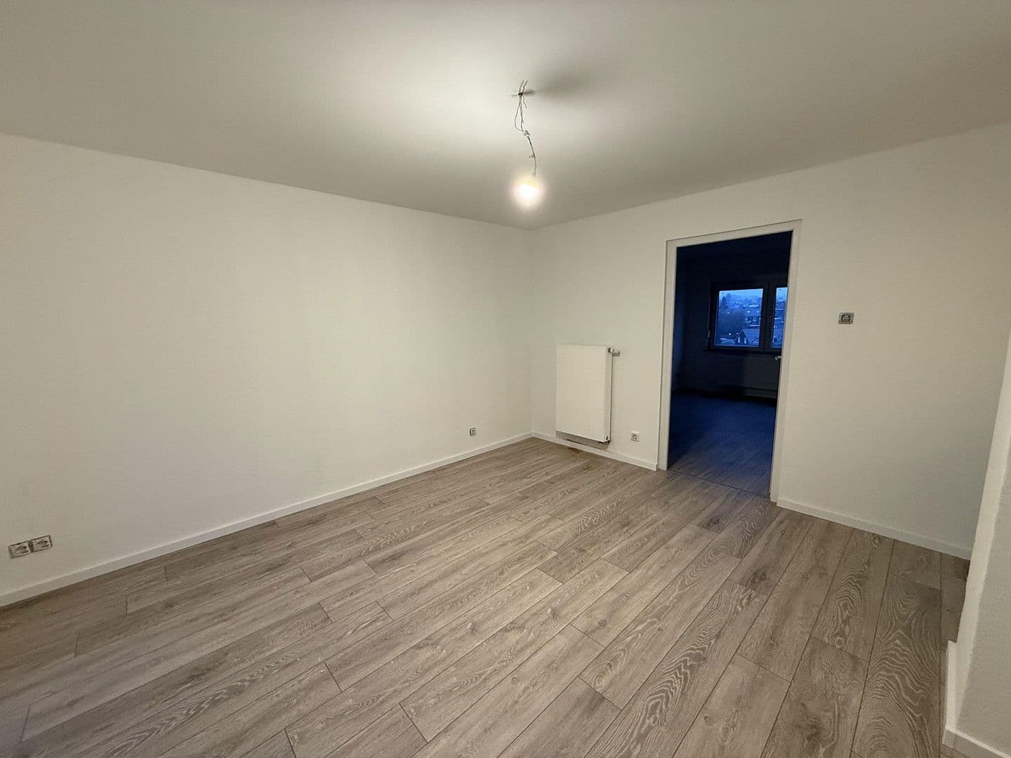 Pronájem bytu 3+1 65 m², Fürstenberg Straße 14, Hückeswagen, Severní Porýní-Vestfálsko Pronájem bytu 3+1 65 m², Fürstenberg Straße 14, Hückeswagen, Severní Porýní-Vestfálsko