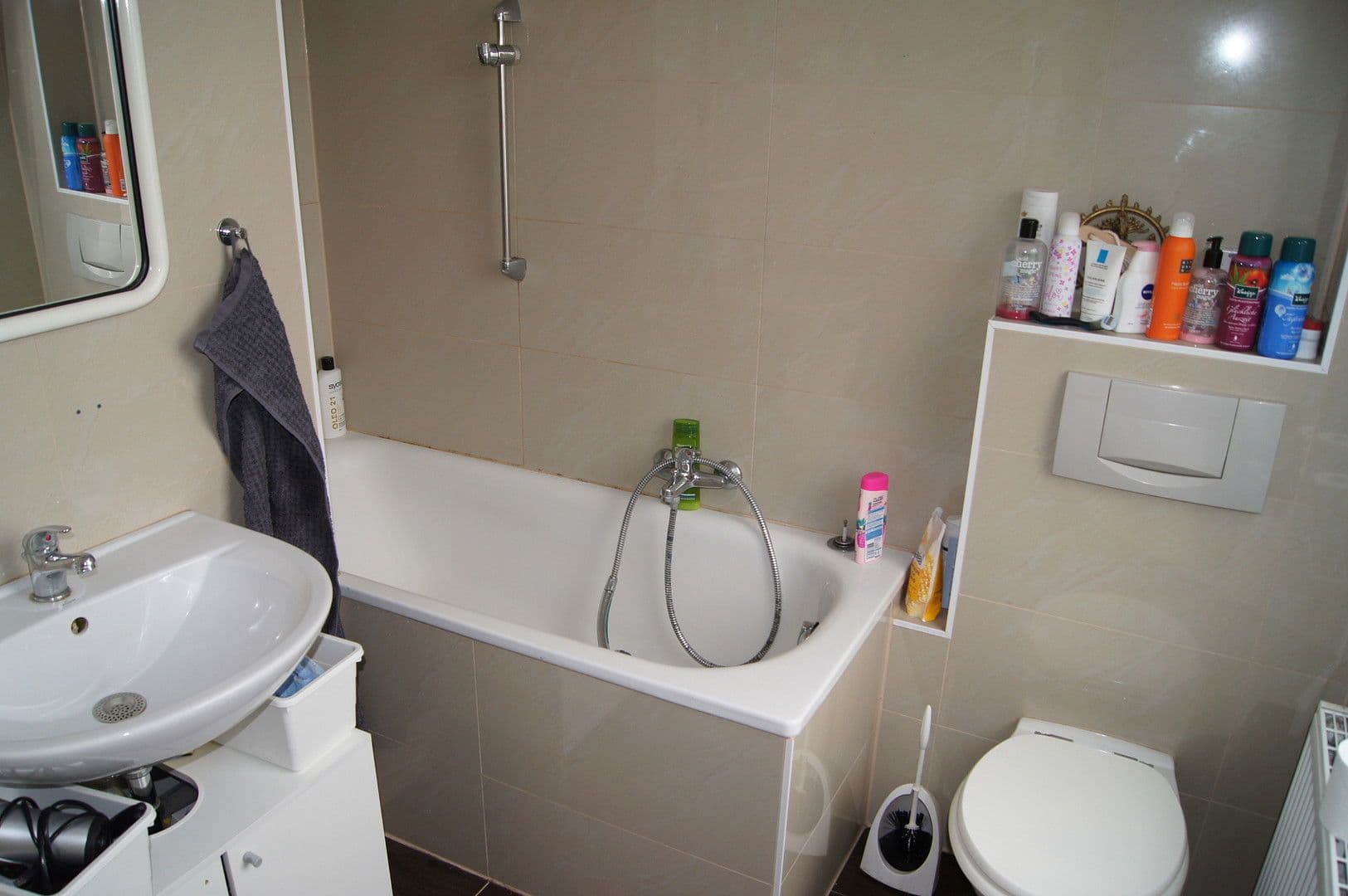 Pronájem bytu 3+1 63 m², Waldstraße 144, Wiesbaden, Hessen Pronájem bytu 3+1 63 m², Waldstraße 144, Wiesbaden, Hessen