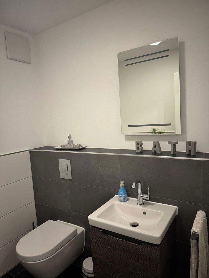 Prodej bytu 3+kk 97 m², Oberhausen, Severní Porýní-Vestfálsko Prodej bytu 3+kk 97 m², Oberhausen, Severní Porýní-Vestfálsko