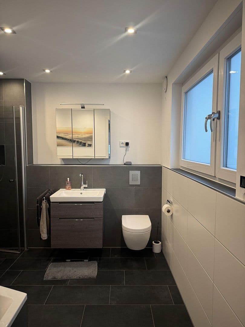 Prodej bytu 3+kk 97 m², Oberhausen, Severní Porýní-Vestfálsko Prodej bytu 3+kk 97 m², Oberhausen, Severní Porýní-Vestfálsko