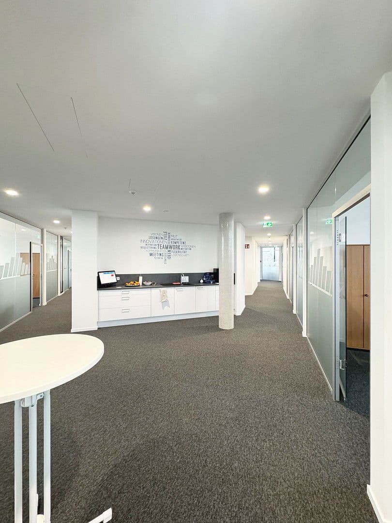 Pronájem kanceláře 775 m², Ida-Noddack-Straße 2, Ingolstadt, Bavorsko Pronájem kanceláře 775 m², Ida-Noddack-Straße 2, Ingolstadt, Bavorsko