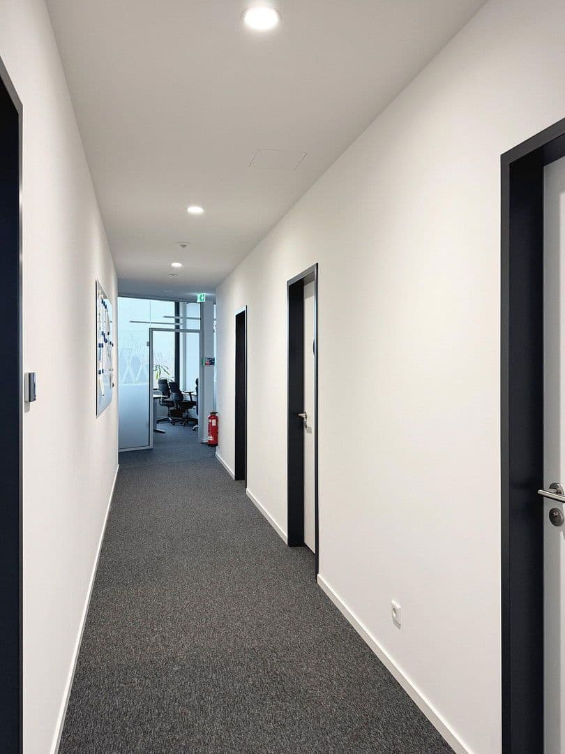 Pronájem kanceláře 775 m², Ida-Noddack-Straße 2, Ingolstadt, Bavorsko Pronájem kanceláře 775 m², Ida-Noddack-Straße 2, Ingolstadt, Bavorsko