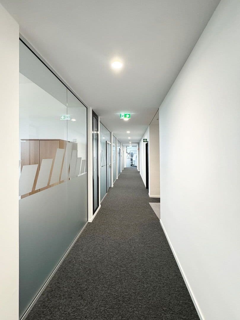 Pronájem kanceláře 775 m², Ida-Noddack-Straße 2, Ingolstadt, Bavorsko Pronájem kanceláře 775 m², Ida-Noddack-Straße 2, Ingolstadt, Bavorsko