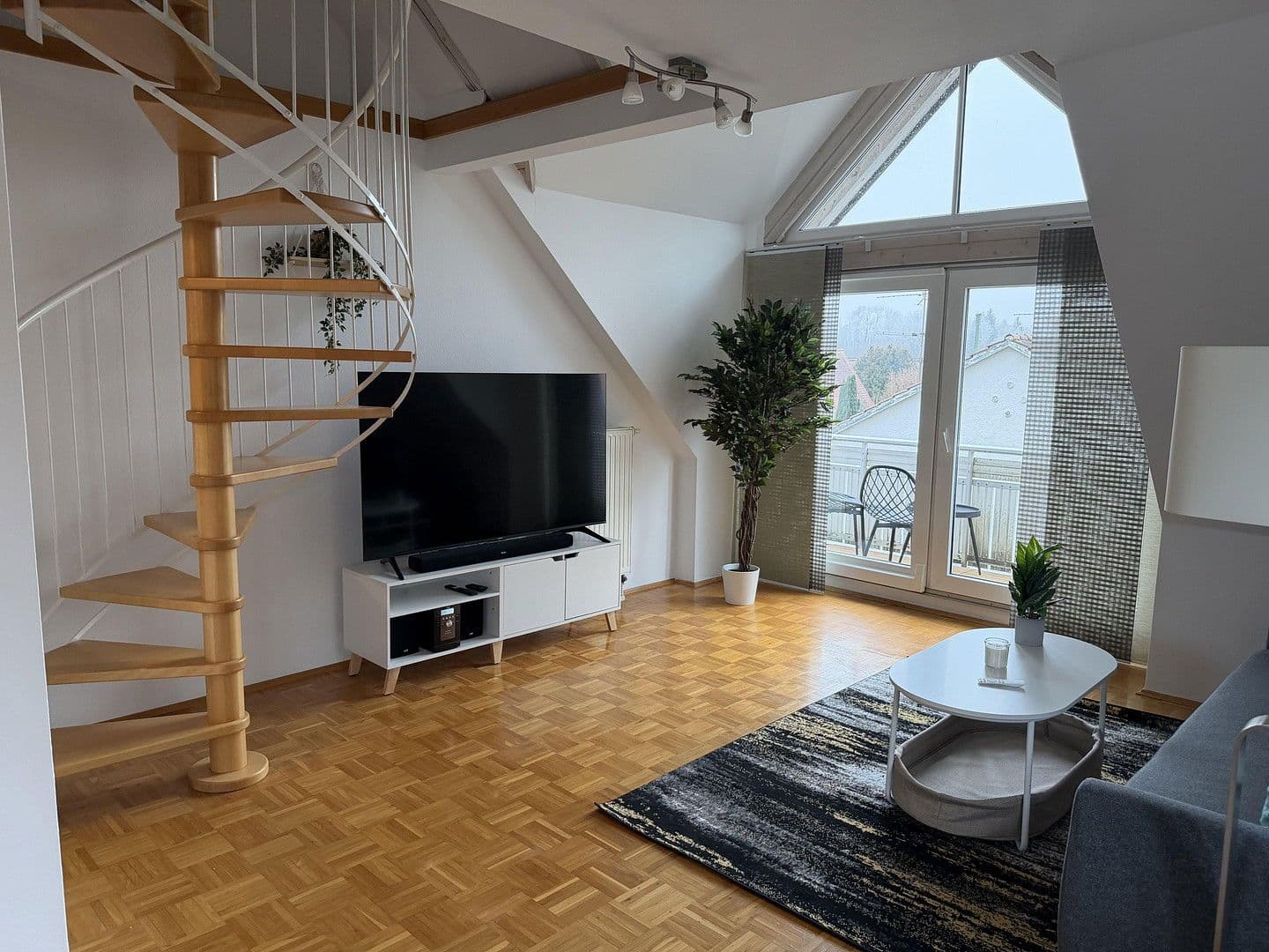 Pronájem bytu 3+1 63 m², Vöhlinstrasse 26, Memmingen, Bavorsko Pronájem bytu 3+1 63 m², Vöhlinstrasse 26, Memmingen, Bavorsko