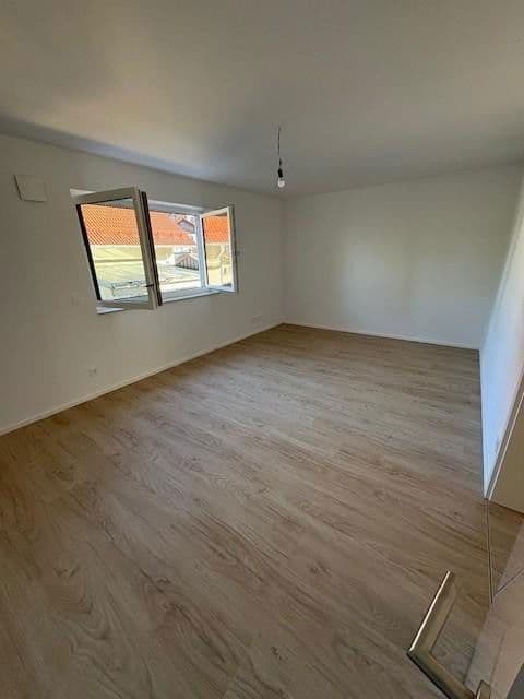 Pronájem domu 173 m², pozemek 250 m², Waldstr. 10, Oberpframmern, Bavorsko Pronájem domu 173 m², pozemek 250 m², Waldstr. 10, Oberpframmern, Bavorsko