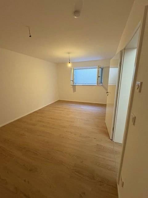 Pronájem domu 173 m², pozemek 250 m², Waldstr. 10, Oberpframmern, Bavorsko Pronájem domu 173 m², pozemek 250 m², Waldstr. 10, Oberpframmern, Bavorsko