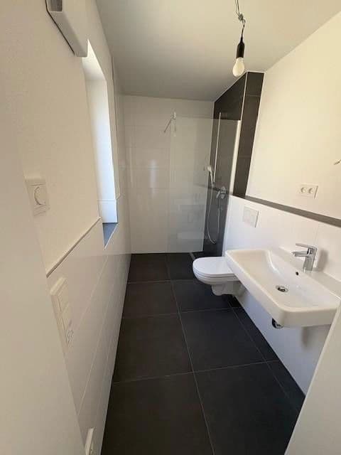 Pronájem domu 173 m², pozemek 250 m², Waldstr. 10, Oberpframmern, Bavorsko Pronájem domu 173 m², pozemek 250 m², Waldstr. 10, Oberpframmern, Bavorsko