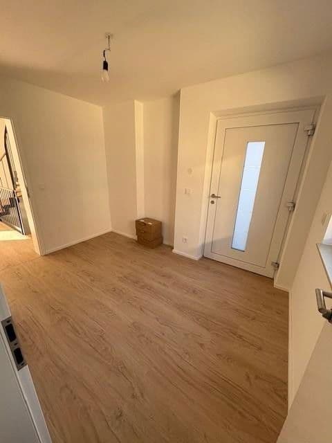 Pronájem domu 173 m², pozemek 250 m², Waldstr. 10, Oberpframmern, Bavorsko Pronájem domu 173 m², pozemek 250 m², Waldstr. 10, Oberpframmern, Bavorsko