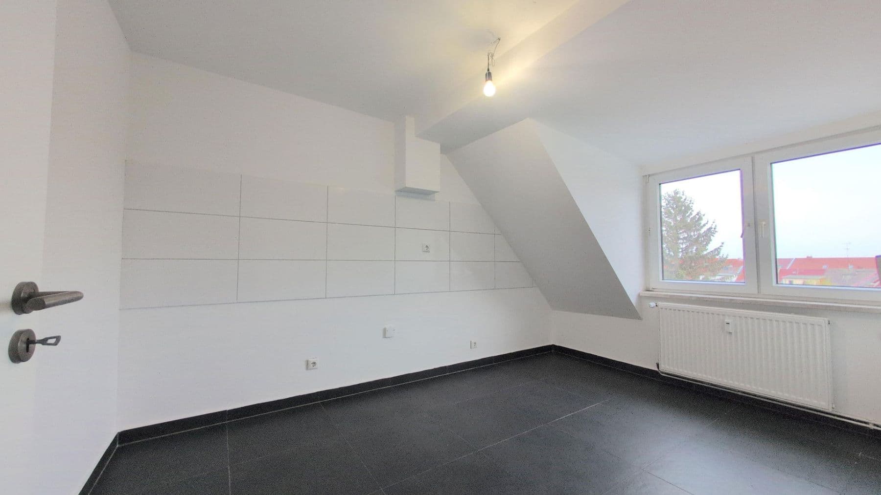 Pronájem bytu 3+1 95 m², Dessau-Roßlau, Sasko-Anhaltsko Pronájem bytu 3+1 95 m², Dessau-Roßlau, Sasko-Anhaltsko