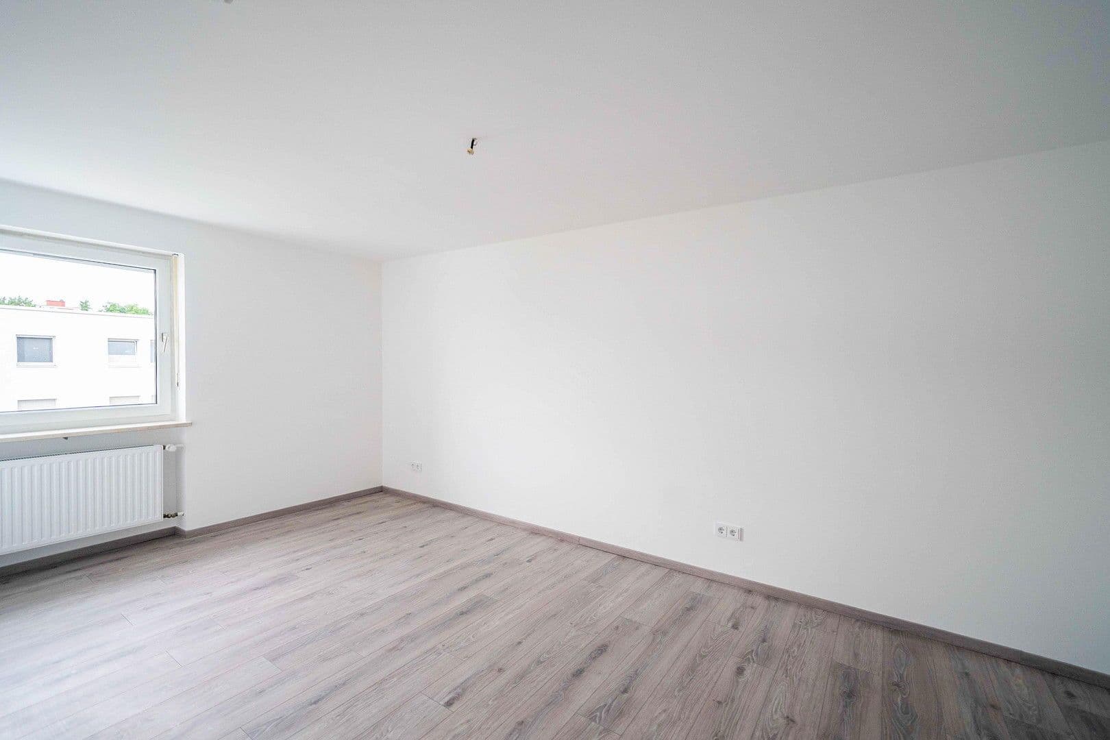 Pronájem bytu 3+1 82 m², Spandauer Straße 2, Regensburg, Bavorsko Pronájem bytu 3+1 82 m², Spandauer Straße 2, Regensburg, Bavorsko