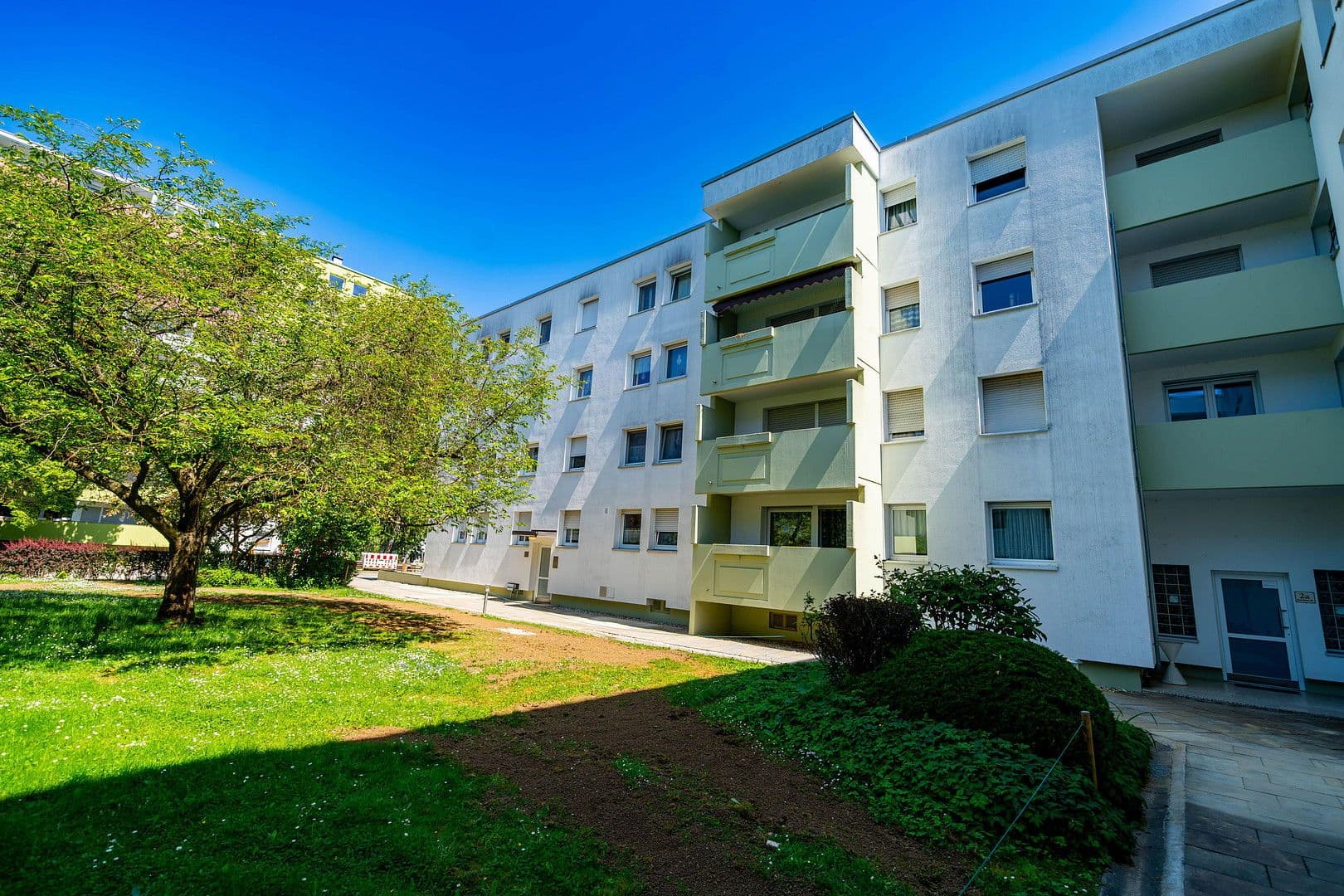 Pronájem bytu 3+1 82 m², Spandauer Straße 2, Regensburg, Bavorsko Pronájem bytu 3+1 82 m², Spandauer Straße 2, Regensburg, Bavorsko