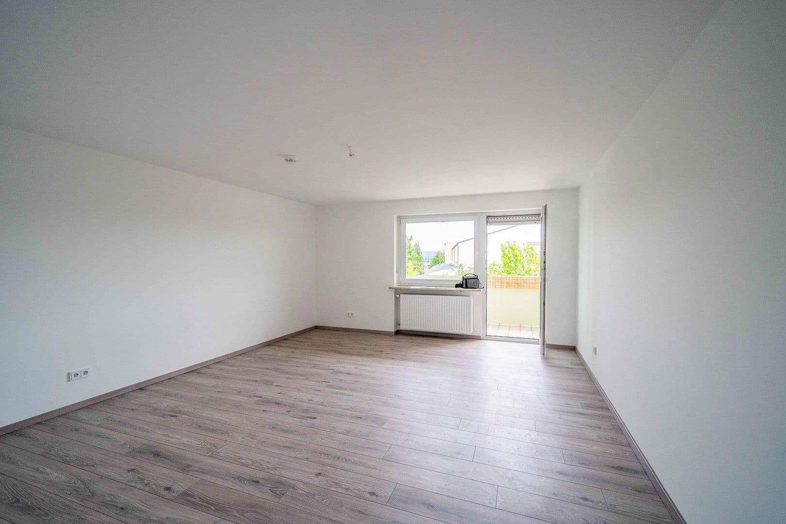 Pronájem bytu 3+1 82 m², Spandauer Straße 2, Regensburg, Bavorsko Pronájem bytu 3+1 82 m², Spandauer Straße 2, Regensburg, Bavorsko