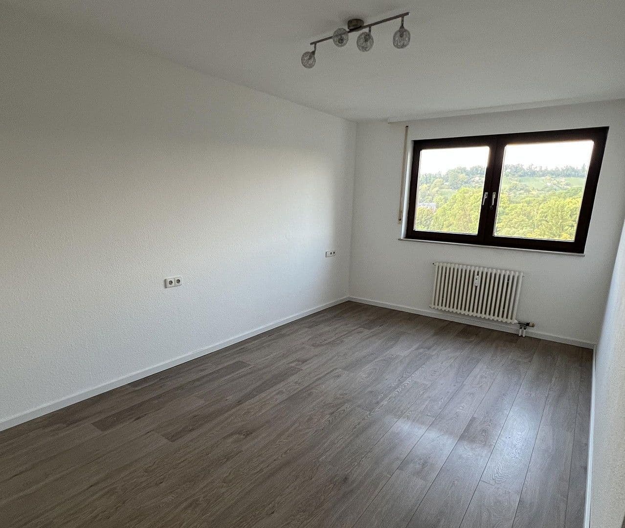 Prodej bytu 4+kk 119 m², Stuttgart - Weilimdorf, Bádensko-Württembersko Prodej bytu 4+kk 119 m², Stuttgart - Weilimdorf, Bádensko-Württembersko