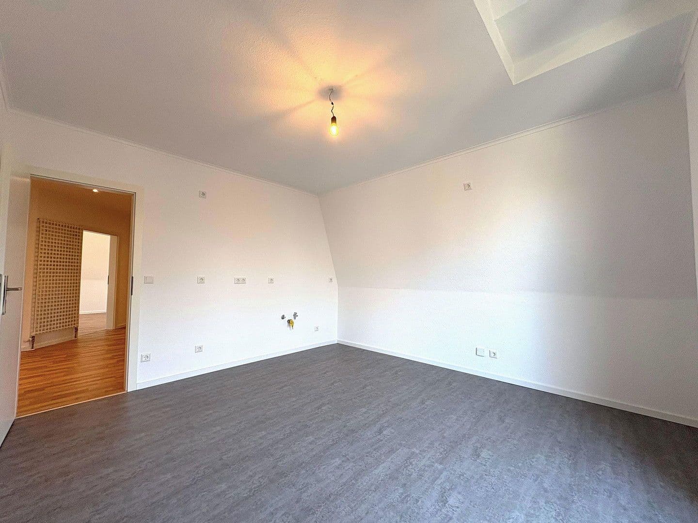 Prodej bytu 3+1 114 m², Kuthstraße 87, Köln, Severní Porýní-Vestfálsko Prodej bytu 3+1 114 m², Kuthstraße 87, Köln, Severní Porýní-Vestfálsko