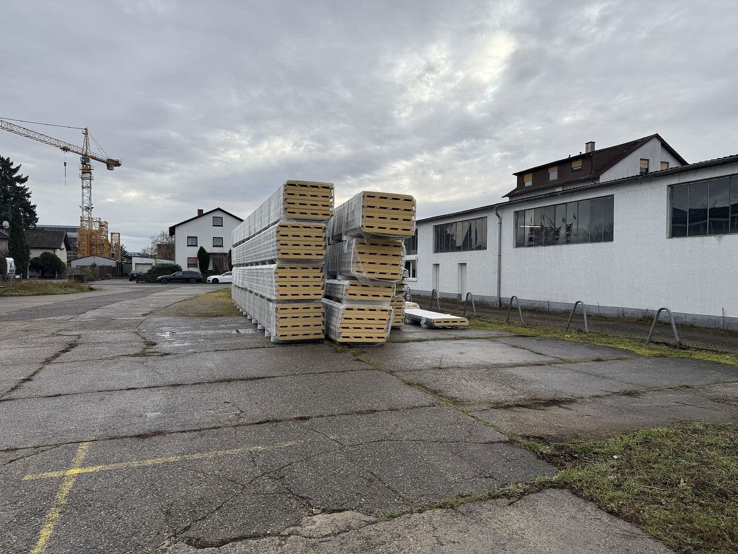 Pronájem nebytového prostoru 1.500 m², Daimlerstraße 34, Walldorf, Bádensko-Württembersko Pronájem nebytového prostoru 1.500 m², Daimlerstraße 34, Walldorf, Bádensko-Württembersko