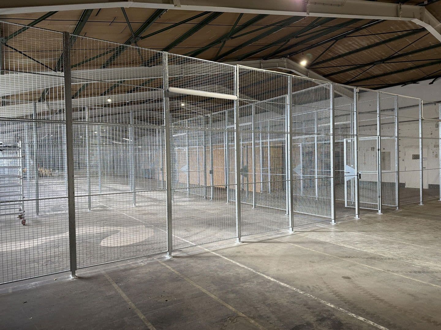 Pronájem nebytového prostoru 1.500 m², Daimlerstraße 34, Walldorf, Bádensko-Württembersko Pronájem nebytového prostoru 1.500 m², Daimlerstraße 34, Walldorf, Bádensko-Württembersko