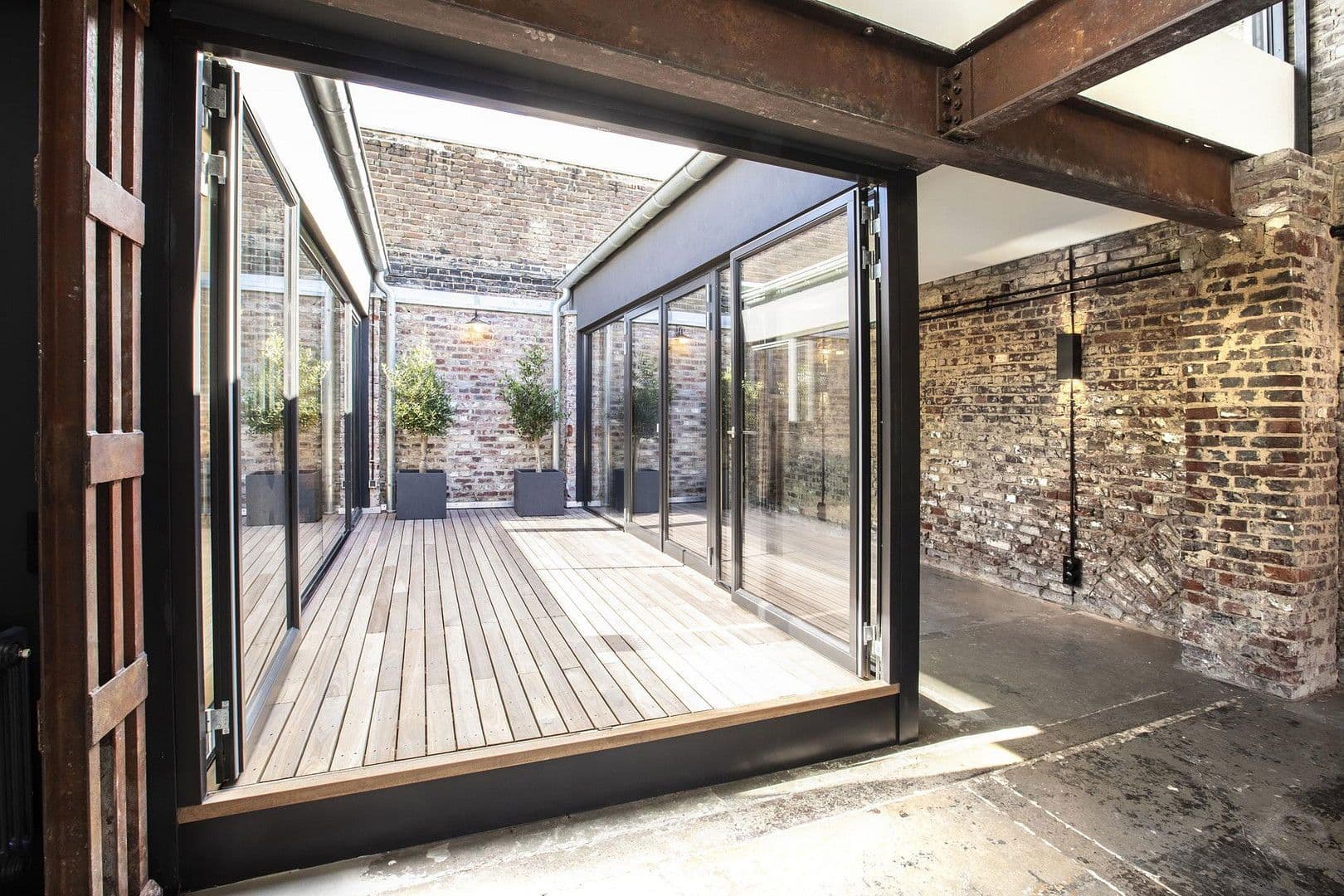 Prodej domu 360 m², pozemek 403 m², Jahnstraße 16a, Düsseldorf, Severní Porýní-Vestfálsko Prodej domu 360 m², pozemek 403 m², Jahnstraße 16a, Düsseldorf, Severní Porýní-Vestfálsko