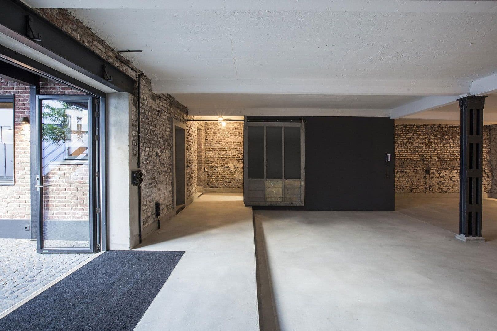 Prodej domu 360 m², pozemek 403 m², Jahnstraße 16a, Düsseldorf, Severní Porýní-Vestfálsko Prodej domu 360 m², pozemek 403 m², Jahnstraße 16a, Düsseldorf, Severní Porýní-Vestfálsko