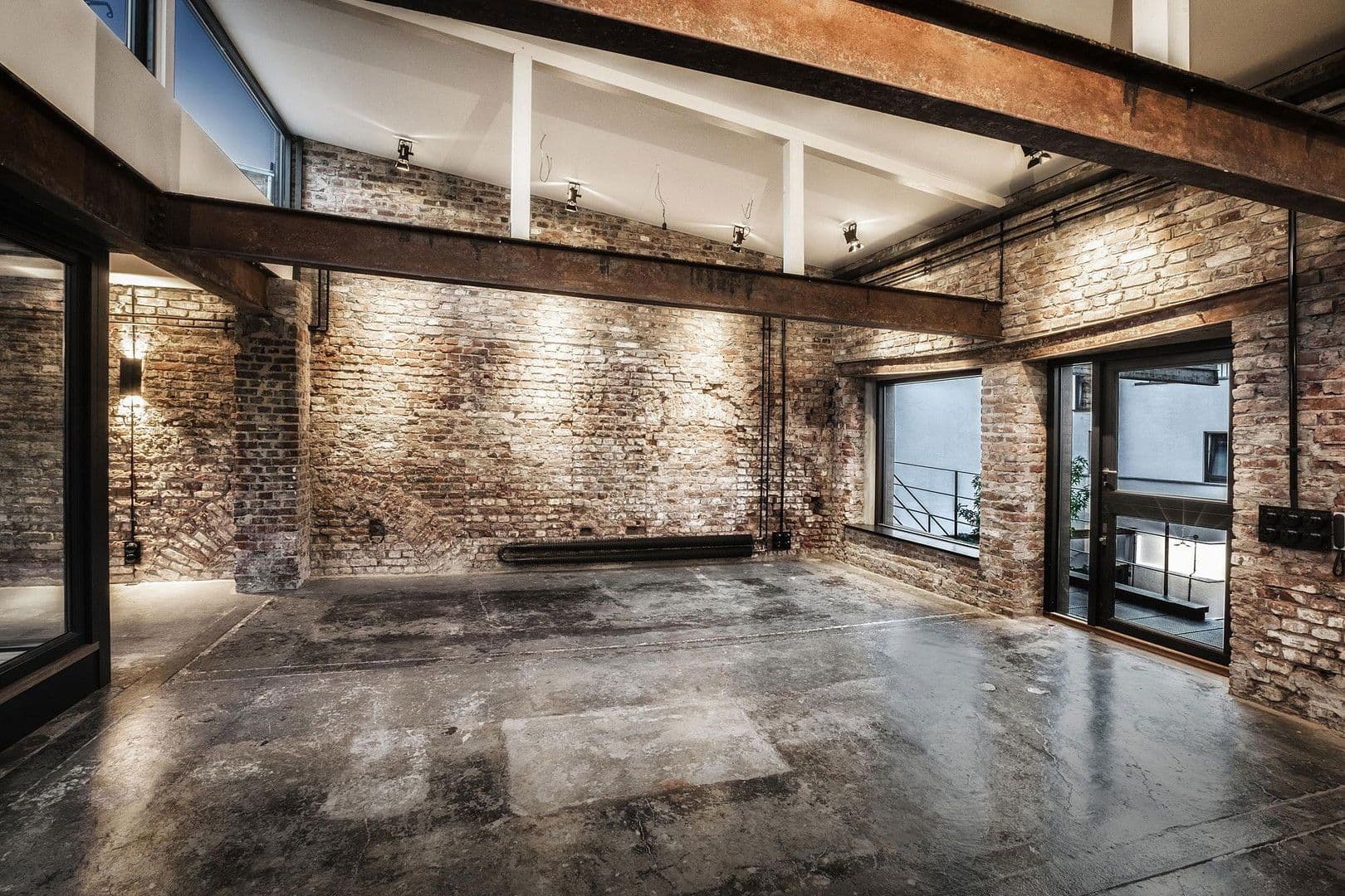 Prodej domu 360 m², pozemek 403 m², Jahnstraße 16a, Düsseldorf, Severní Porýní-Vestfálsko Prodej domu 360 m², pozemek 403 m², Jahnstraße 16a, Düsseldorf, Severní Porýní-Vestfálsko