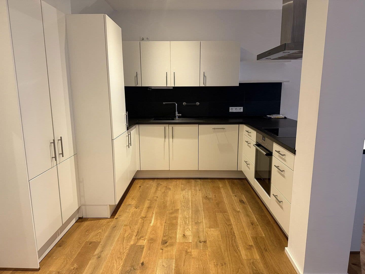 Pronájem domu 120 m², pozemek 200 m², Frankfurt, Hessen Pronájem domu 120 m², pozemek 200 m², Frankfurt, Hessen