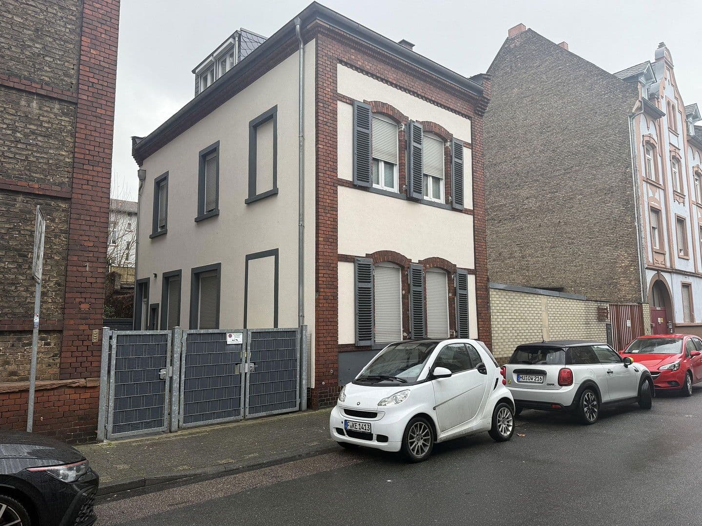 Pronájem domu 120 m², pozemek 200 m², Frankfurt, Hessen Pronájem domu 120 m², pozemek 200 m², Frankfurt, Hessen