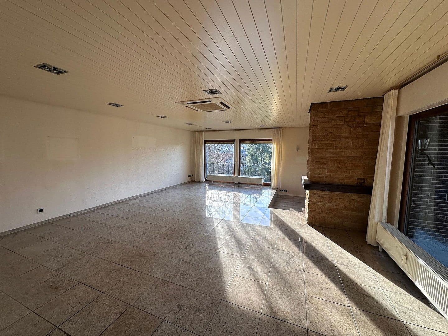 Prodej domu 228 m², pozemek 1.058 m², Solingen, Severní Porýní-Vestfálsko Prodej domu 228 m², pozemek 1.058 m², Solingen, Severní Porýní-Vestfálsko